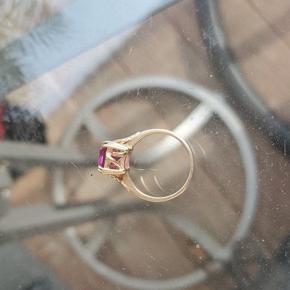 Pink/purple 14k ring - Picture 5 of 9